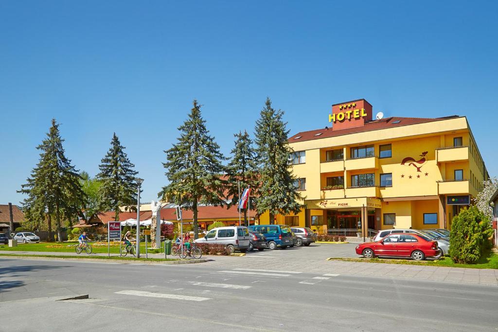 Hotel Picok Ðurđevac Extérieur photo