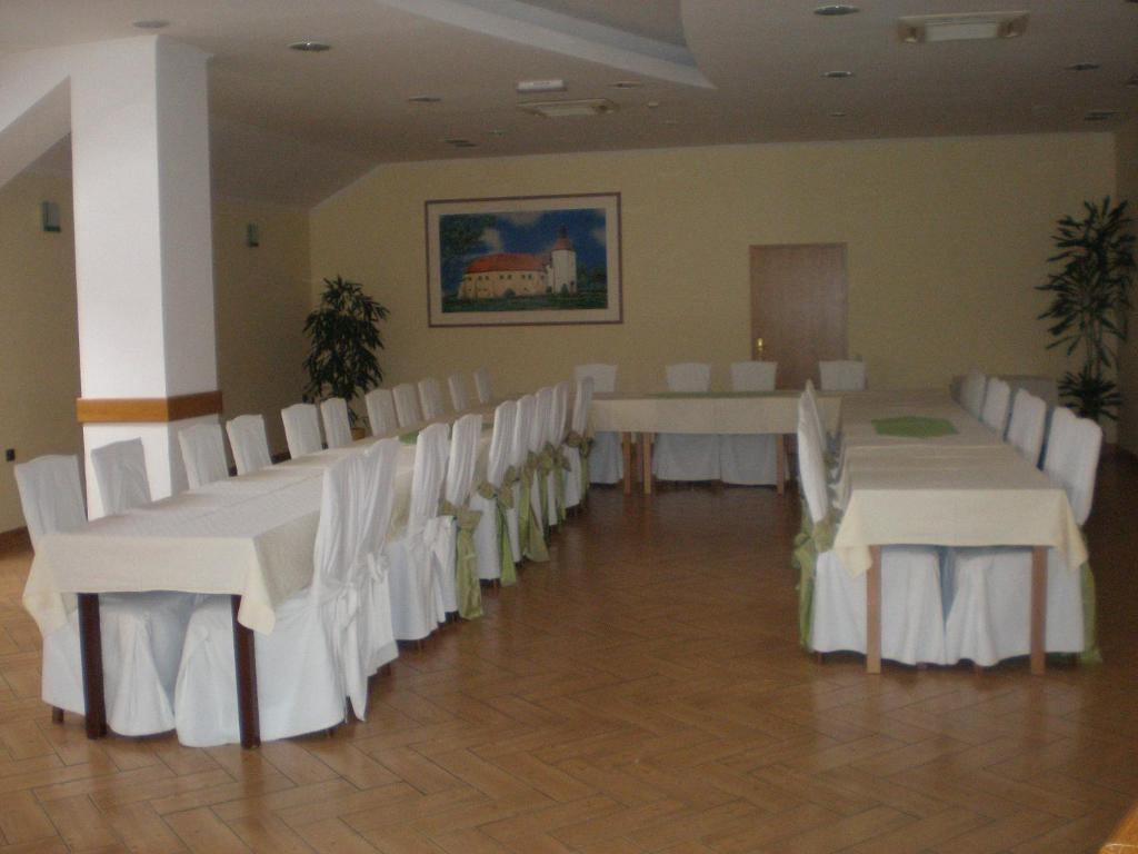 Hotel Picok Ðurđevac Extérieur photo